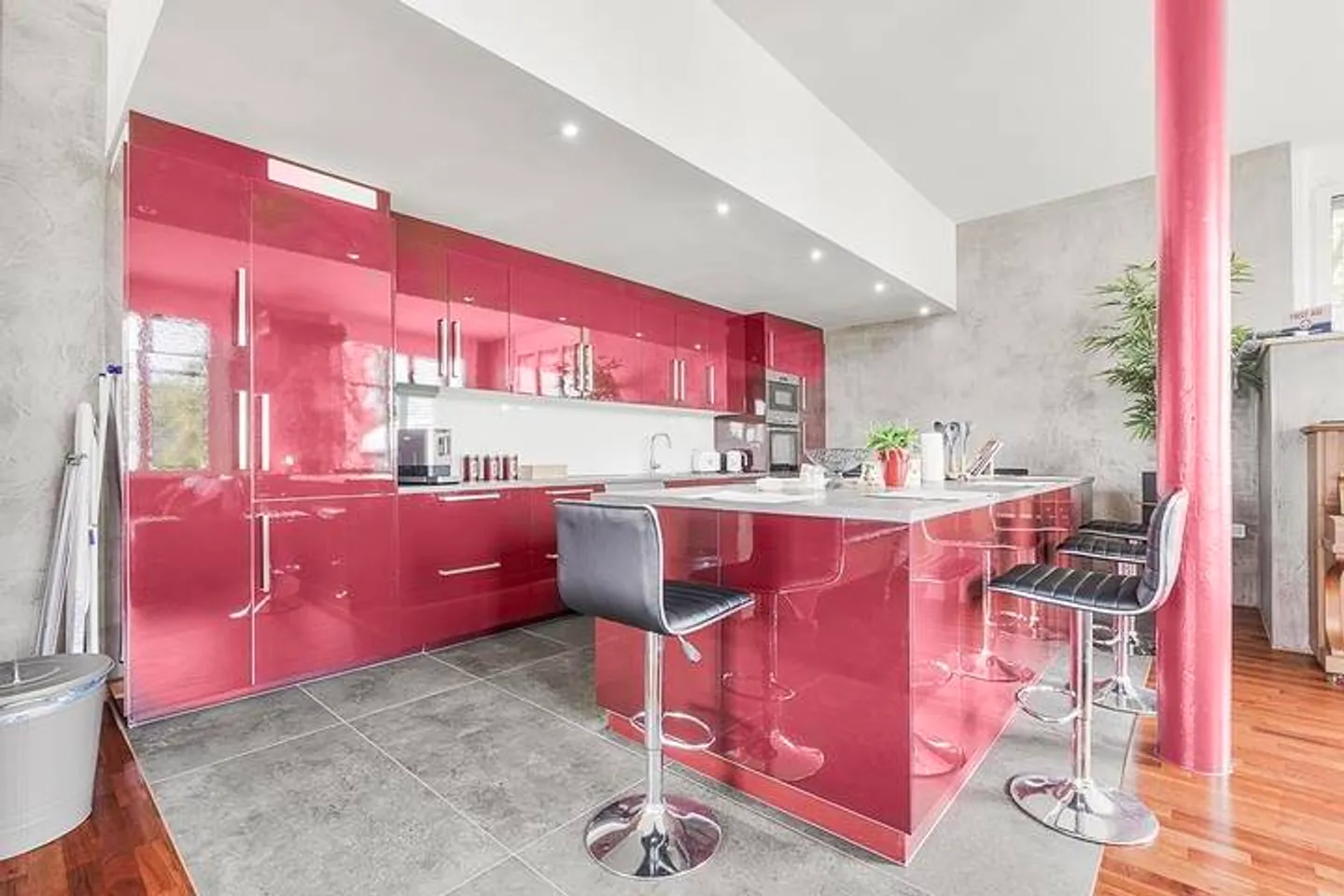 WONDER OF FLEXIBILITY WITH MORE THAN 500 M² OF USABLE SPACE - Photo 7 of 9