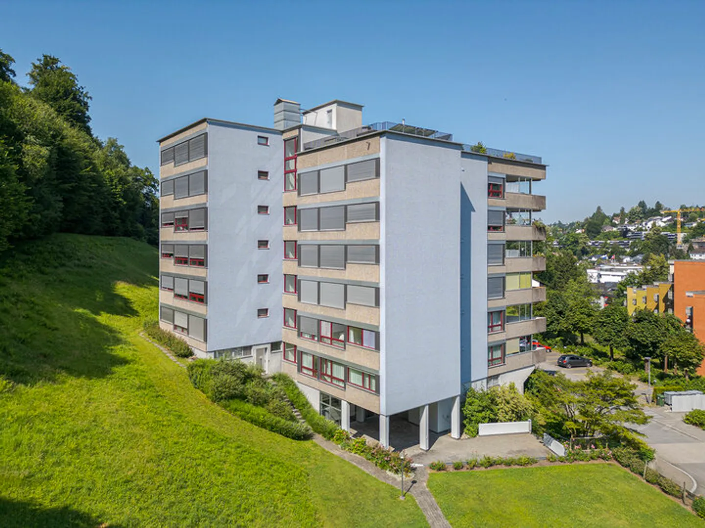 APPARTAMENTO DI 4,5 STANZE IN UNA POSIZIONE DESIDERABILE - Foto 7 di 8