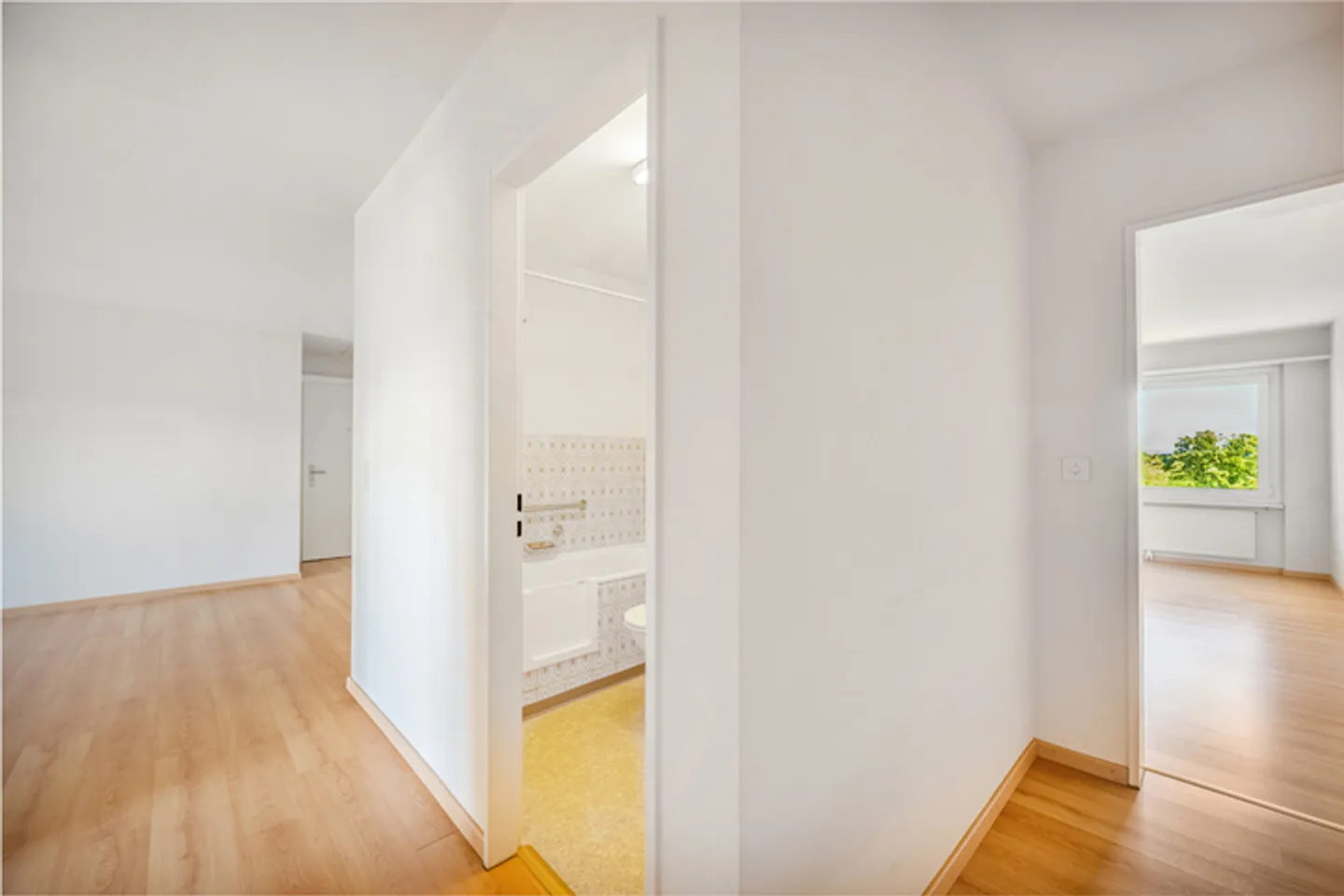 CITY-FLAIR IN THE TREND DISTRICT - Photo 6 of 8