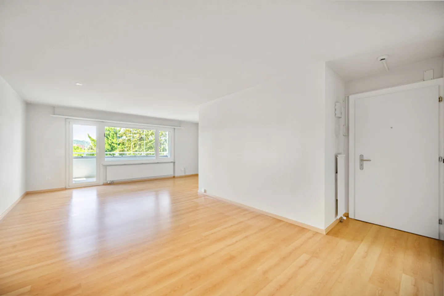 CITY-FLAIR IN THE TREND DISTRICT - Photo 4 of 8