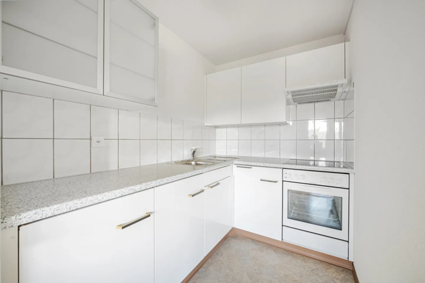 CITY-FLAIR IN THE TREND DISTRICT - Photo 5 of 8