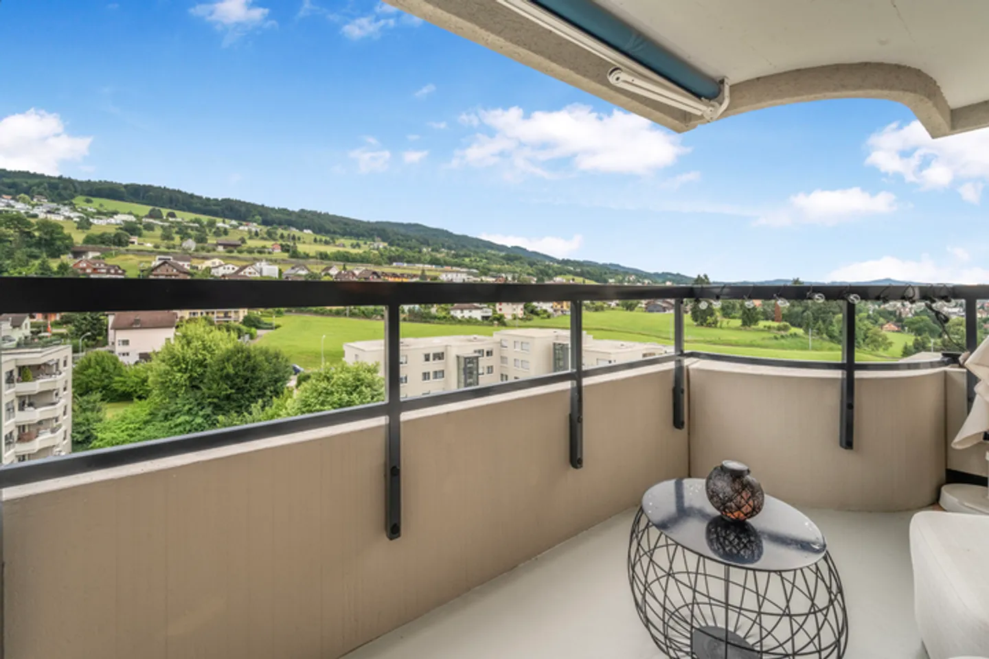 SPETTACOLO PANORAMICO AL 10° PIANO SUL LAGO DI COSTANZA - Foto 8 di 8