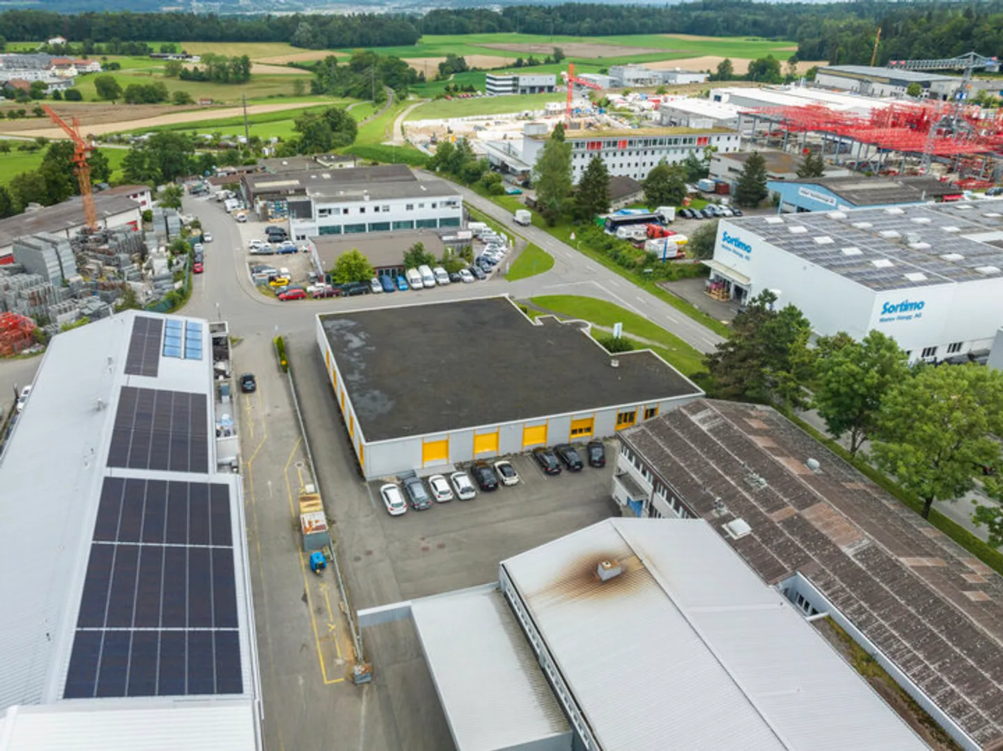 OBERHASLI : TERRAIN COMMERCIAL DE 2 010 M² PRÈS DE L'AÉROPORT DE KLOTEN - Photo 8 sur 8