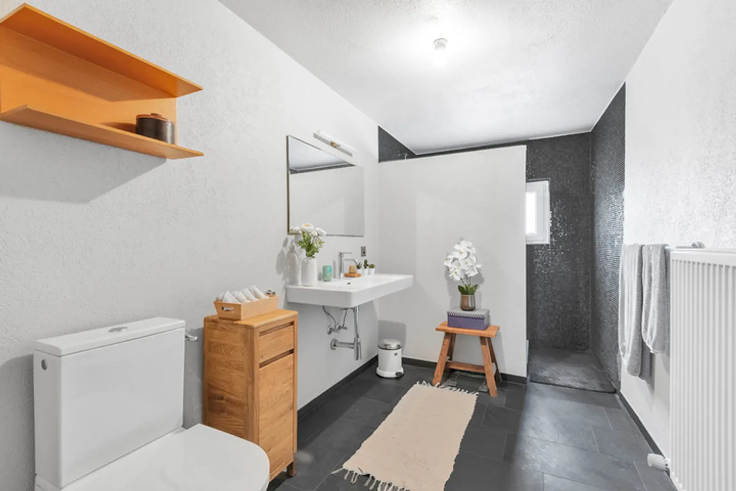 CHARME & RAUM – IM DORF, NAHE ZÜRICH - Foto 5 von 8