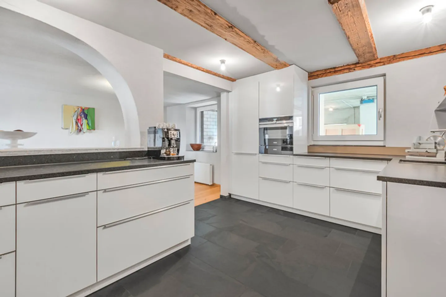 CHARME & RAUM – IM DORF, NAHE ZÜRICH - Foto 3 von 8