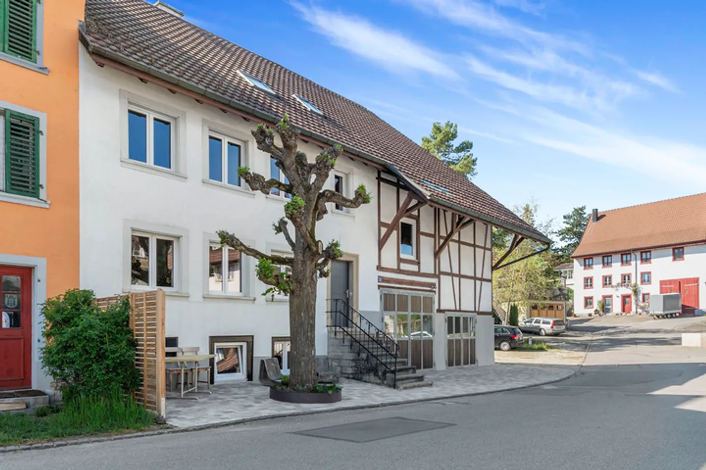 CHARME & RAUM – IM DORF, NAHE ZÜRICH - Foto 8 von 8