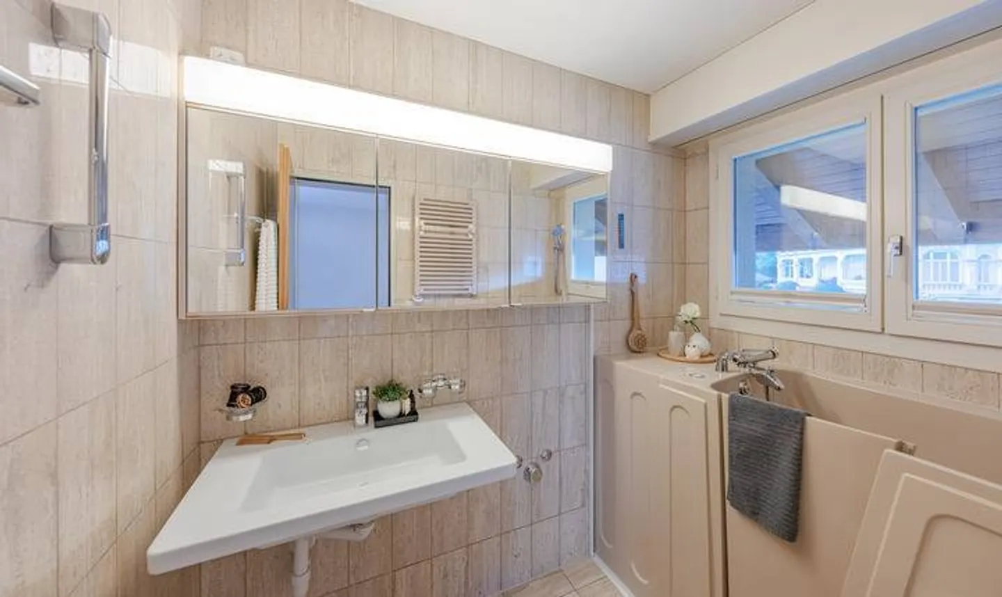 APPARTEMENT EN MAISONETTE ATTRACTIF AVEC VUE SPECTACULAIRE - Photo 5 sur 8