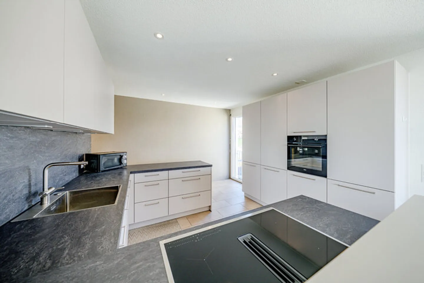 Exclusive Penthouse Apartment with Panoramic View - Photo 7 of 8