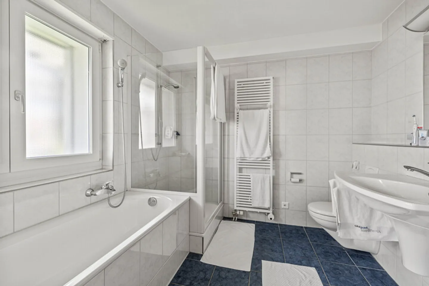 APPARTAMENTO 2.5 STANZE CON VISTA LAGO E PRIVILEGI FISCALI - Foto 4 di 8