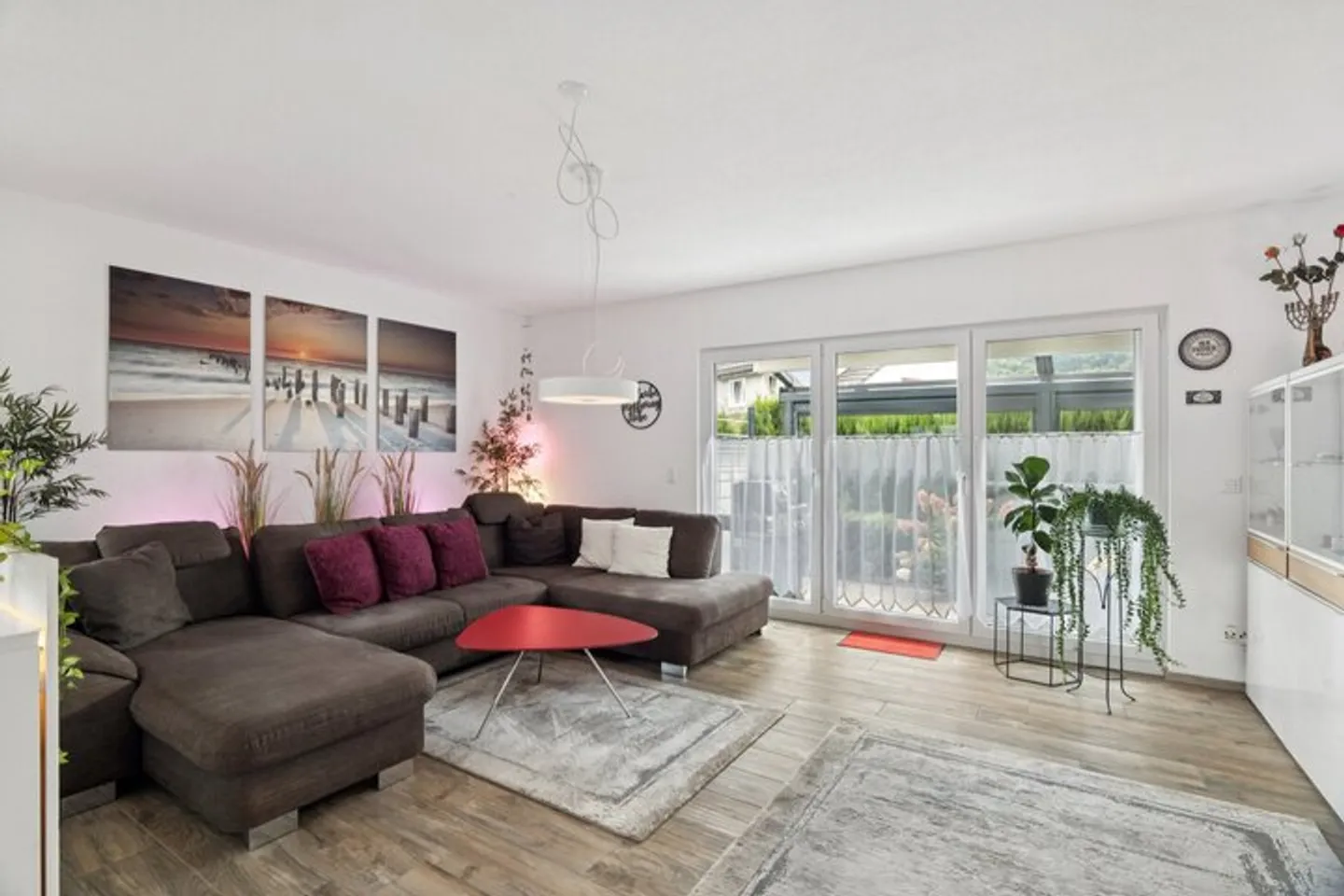 APPARTAMENTO MODERNO CON GIARDINO DI 172M² DI SUPERFICIE ABITABILE - Foto 2 di 8