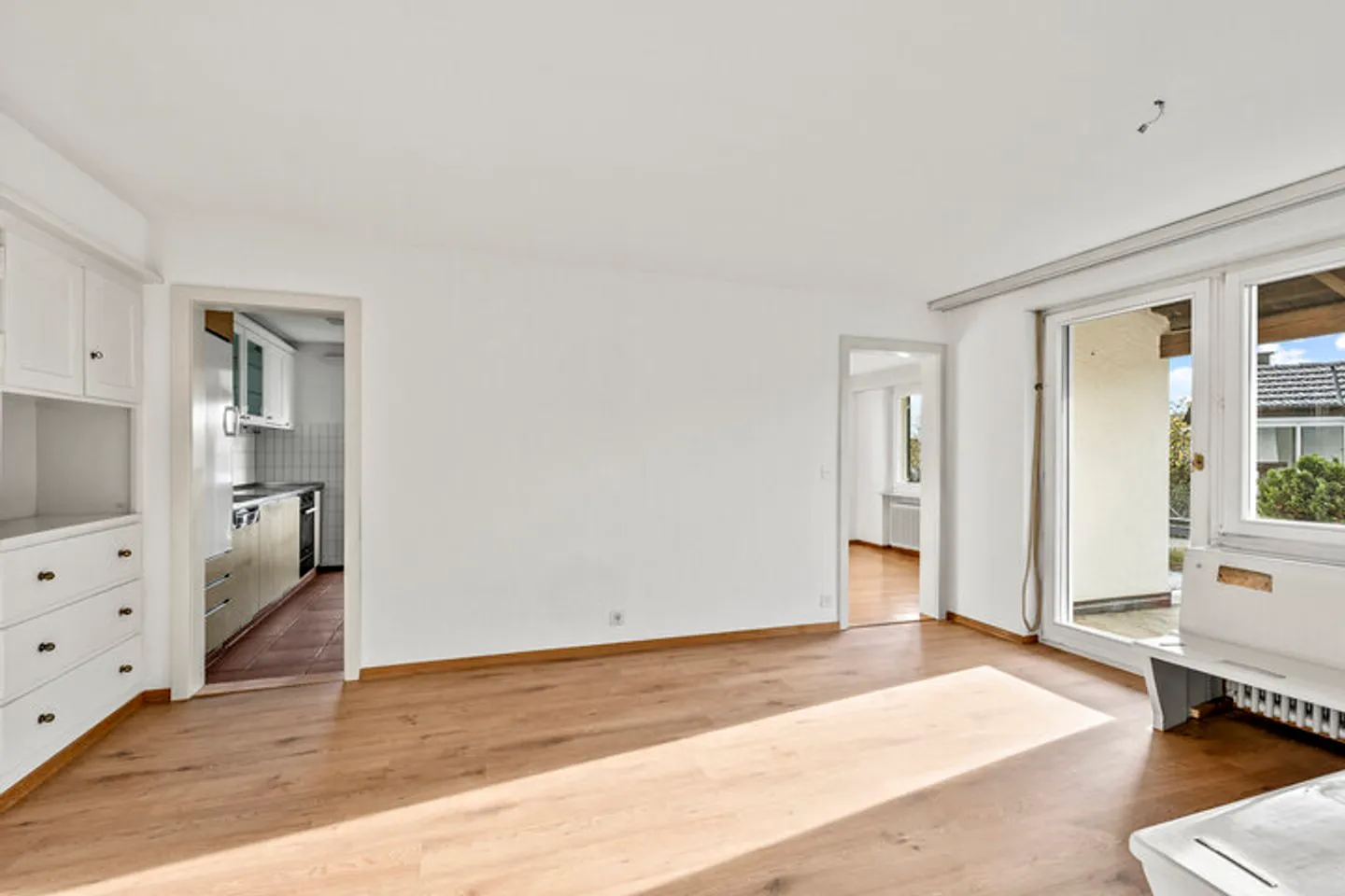 Detached Lake View House - Photo 4 of 8