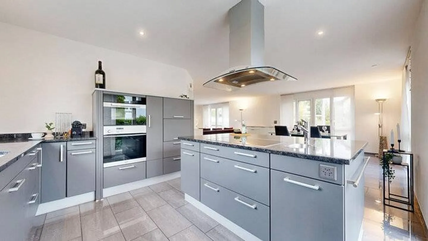 VIVRE LUXUEUSEMENT AVEC BIEN-ÊTRE ET PROCHE DE BERN - Photo 6 sur 9