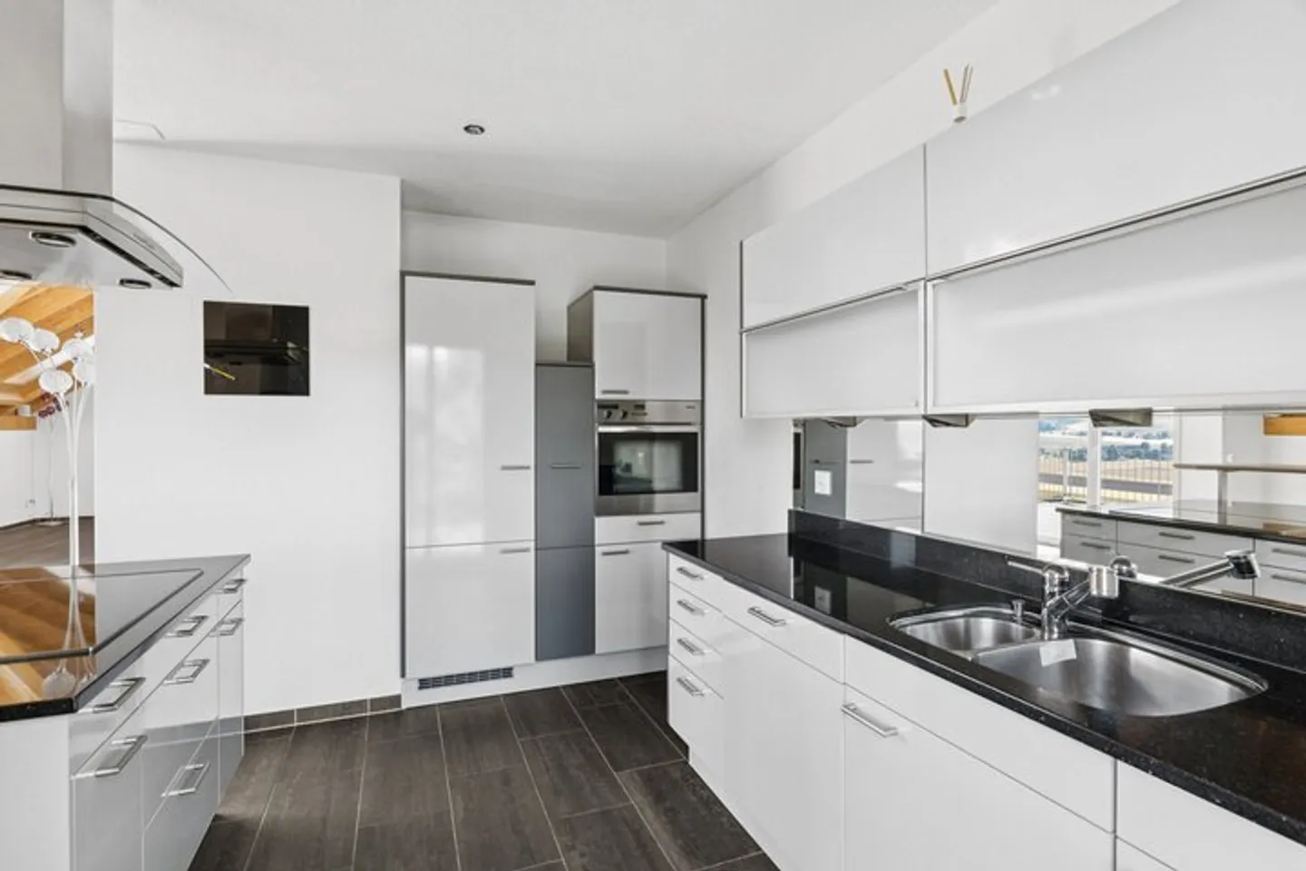 MAISONETTE SPAZIOSA E MODERNA SUL VERSANTE SUD - Foto 4 di 6