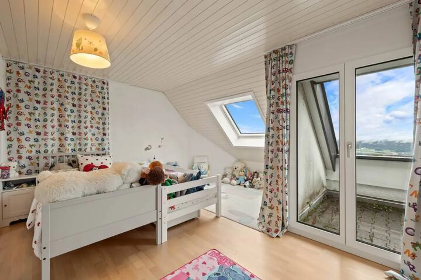 Casa familiare ristrutturata con stile e alta qualità abitativa - Foto 5 di 8