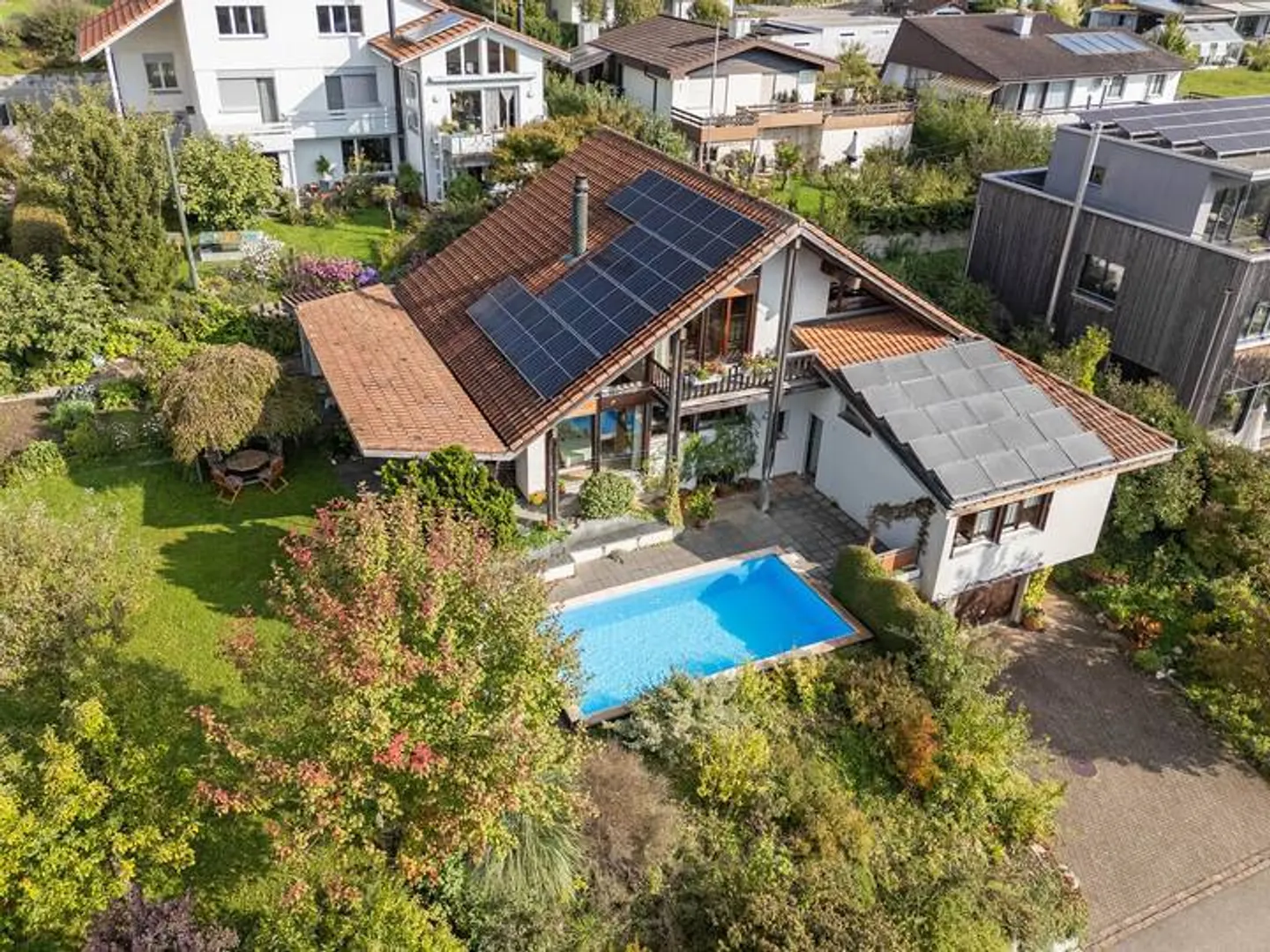 Un rêve devient réalité : maison individuelle avec piscine et jardin - Photo 1 sur 9