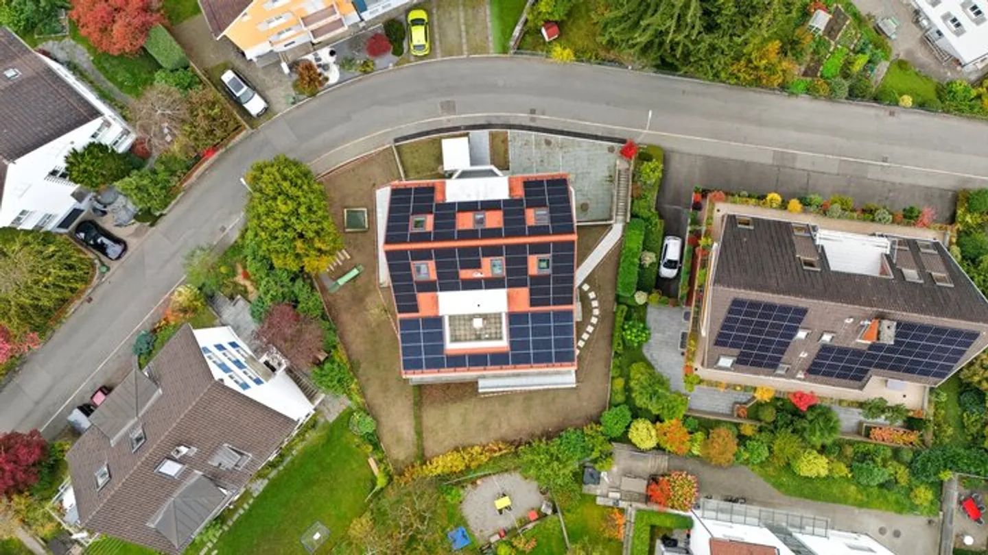 RENOVATED STUDIO GEM ON THE GROUND FLOOR - Photo 8 of 8