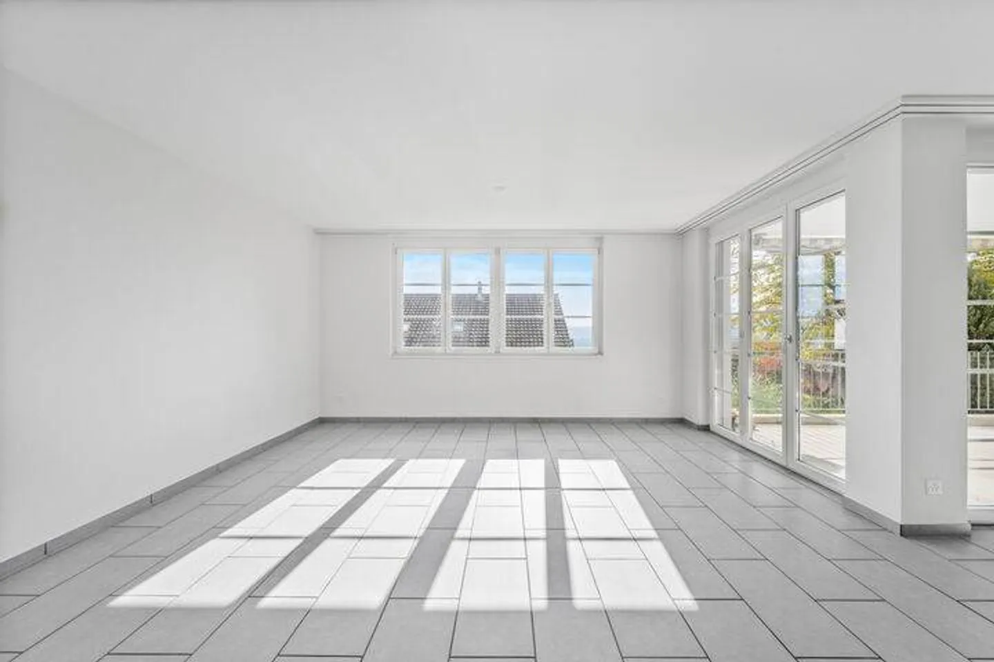 ATTRAYANT APPARTEMENT AVEC JARDIN DANS L'IDYLLE DU VILLAGE - Photo 3 sur 9