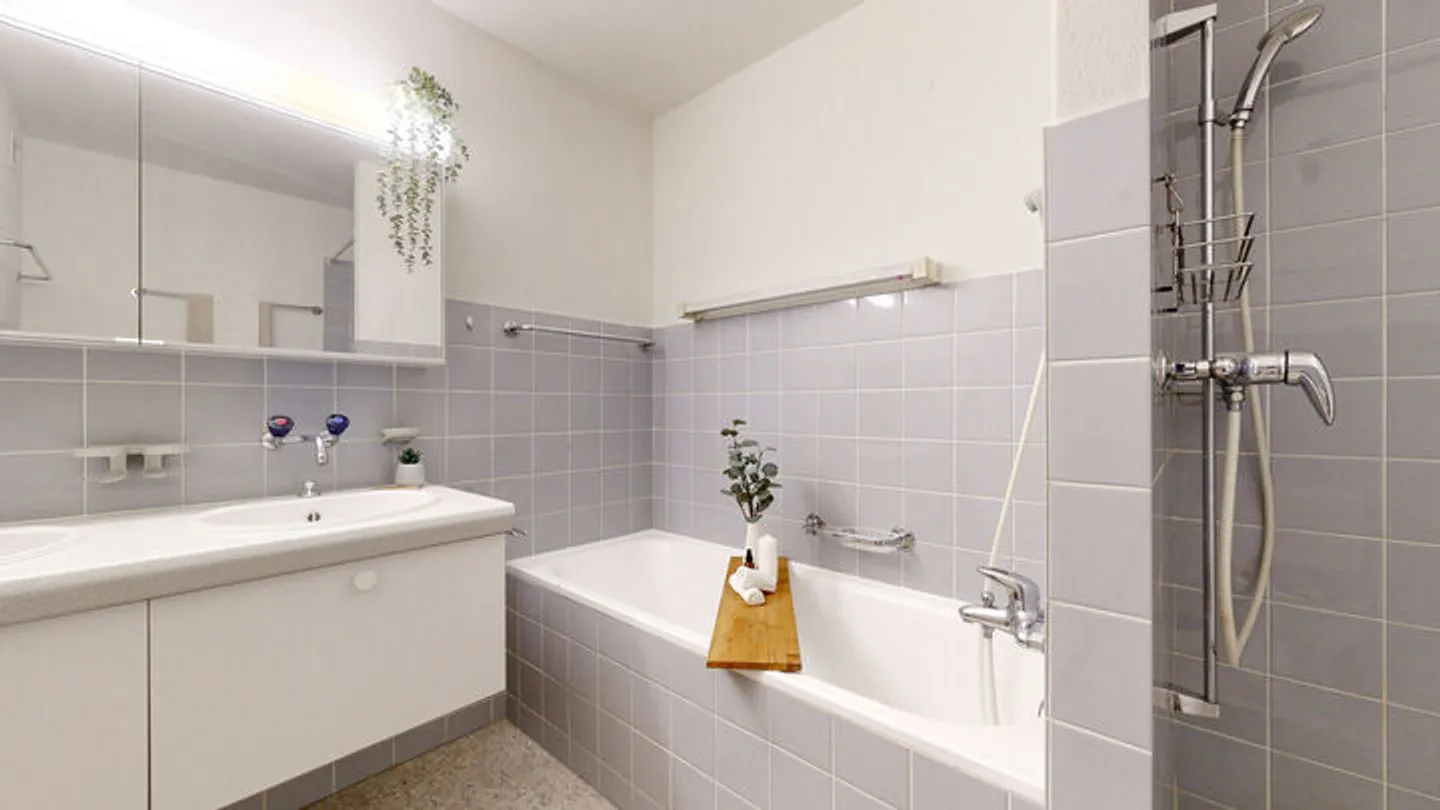 FRISCH SANIERTE GARTENWOHNUNG IN LYSS - Photo 4 sur 6