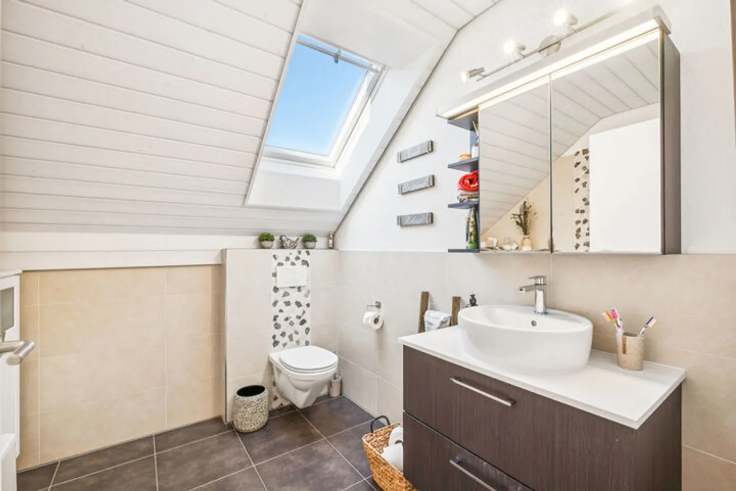 VIVRE MODERNE AVEC ÉLÉGANCE INTEMPORELLE - Photo 7 sur 8