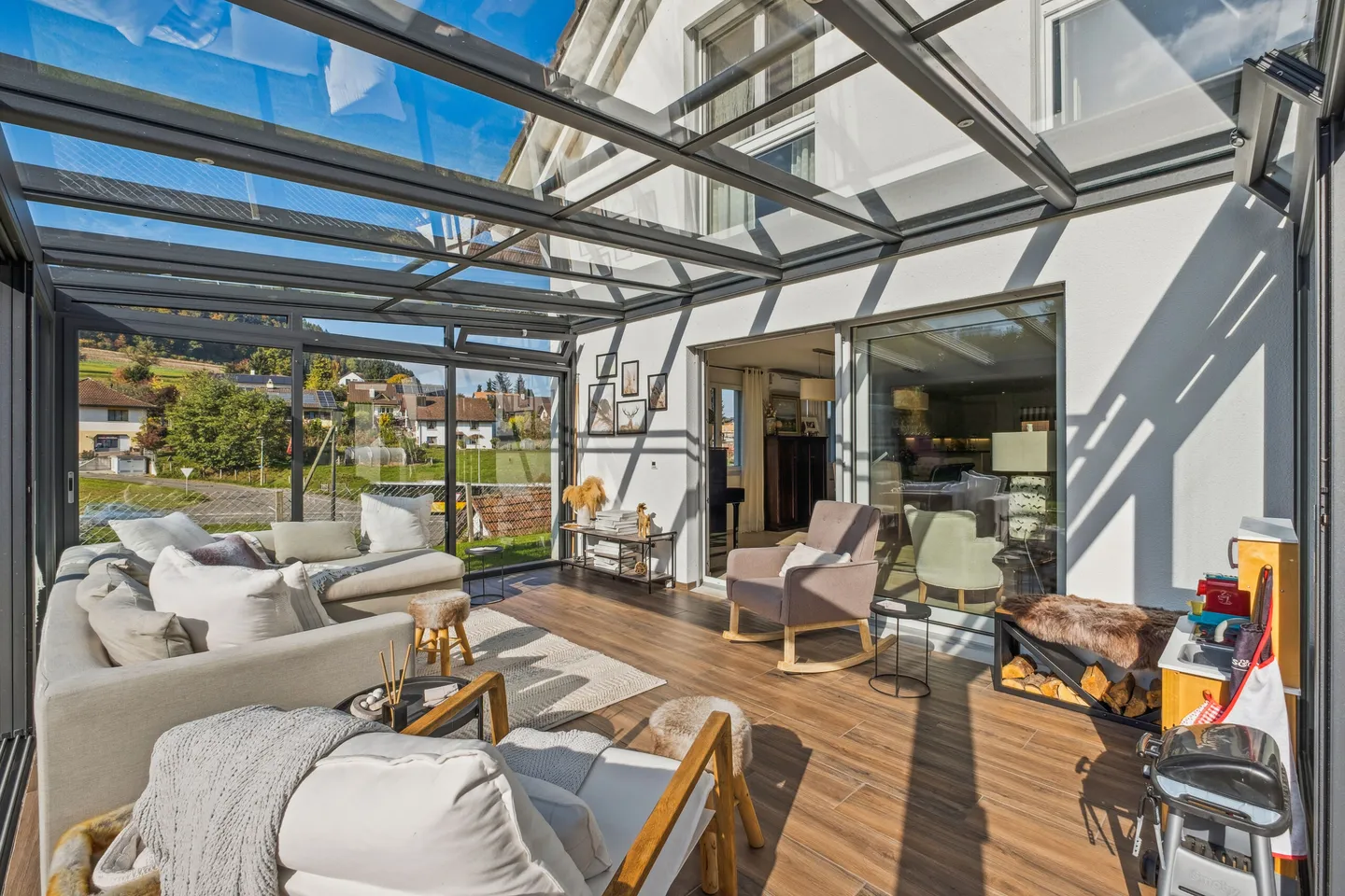 MODERN LIVING WITH TIMELESS ELEGANCE - Photo 7 of 7