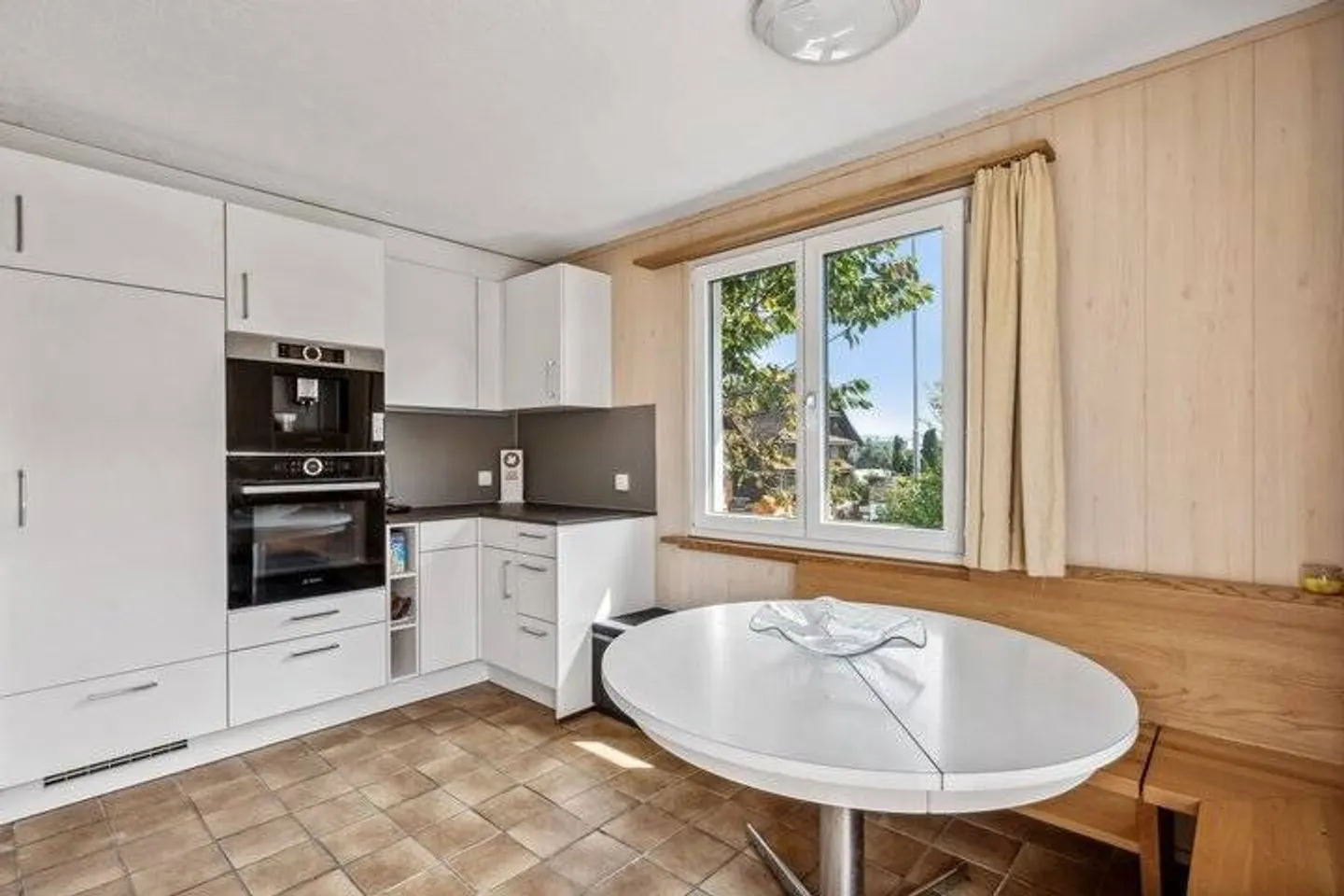 MAISON INDIVIDUELLE RUSTIQUE OU GRAND POTENTIEL EN TANT QUE TERRAIN À BÂTIR - Photo 4 sur 7