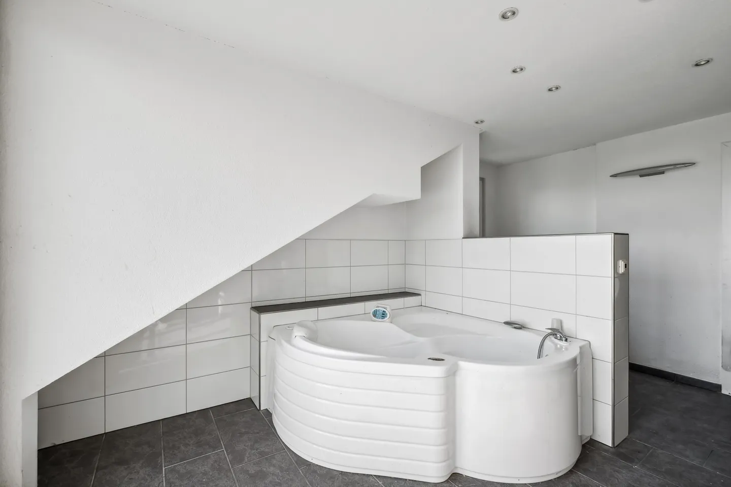 CASA UNIFAMILIARE RUSTICA O GRANDE POTENZIALE COME TERRENO EDIFICABILE - Foto 5 di 8