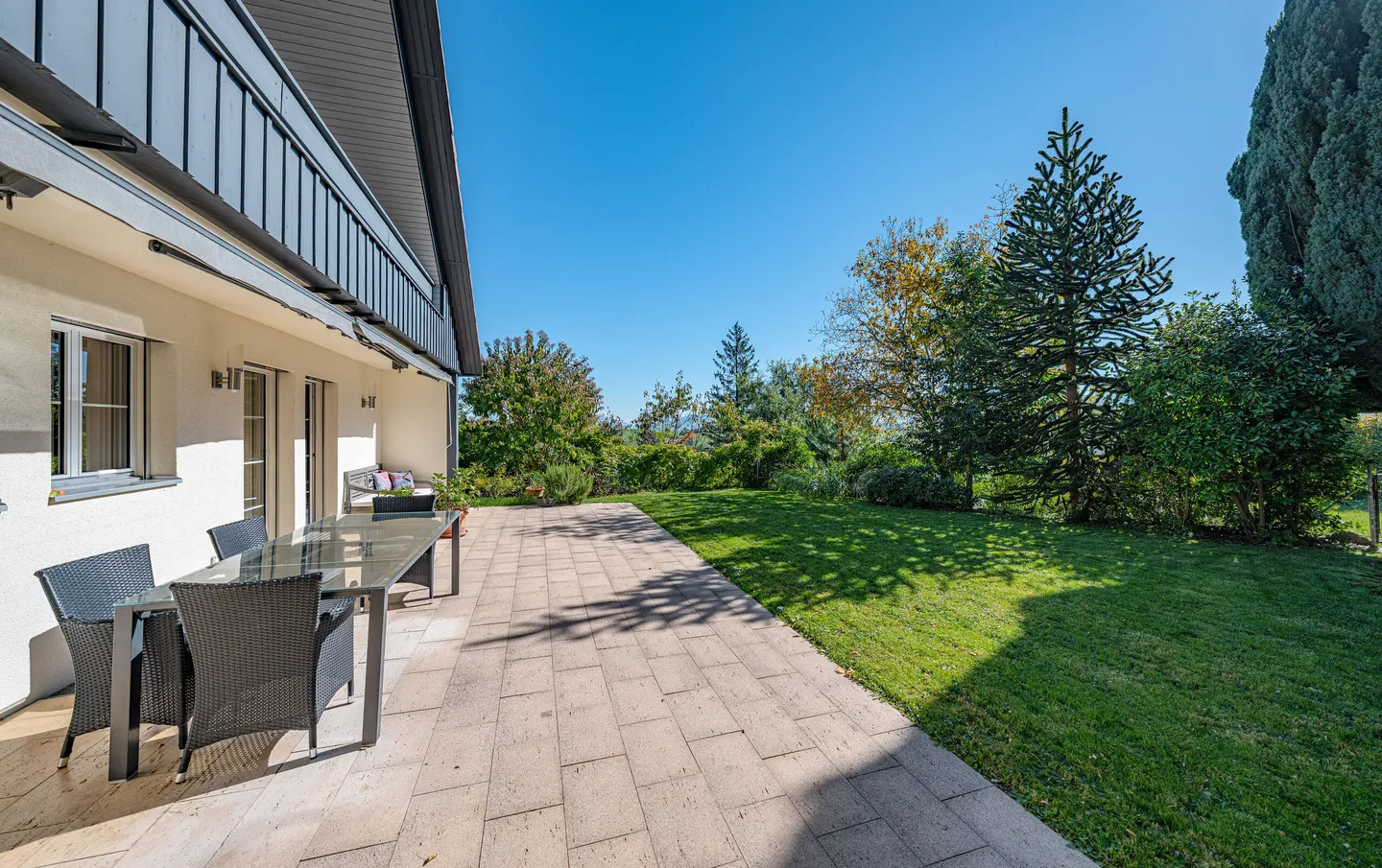 LUXURY REFUGE - Photo 6 of 7