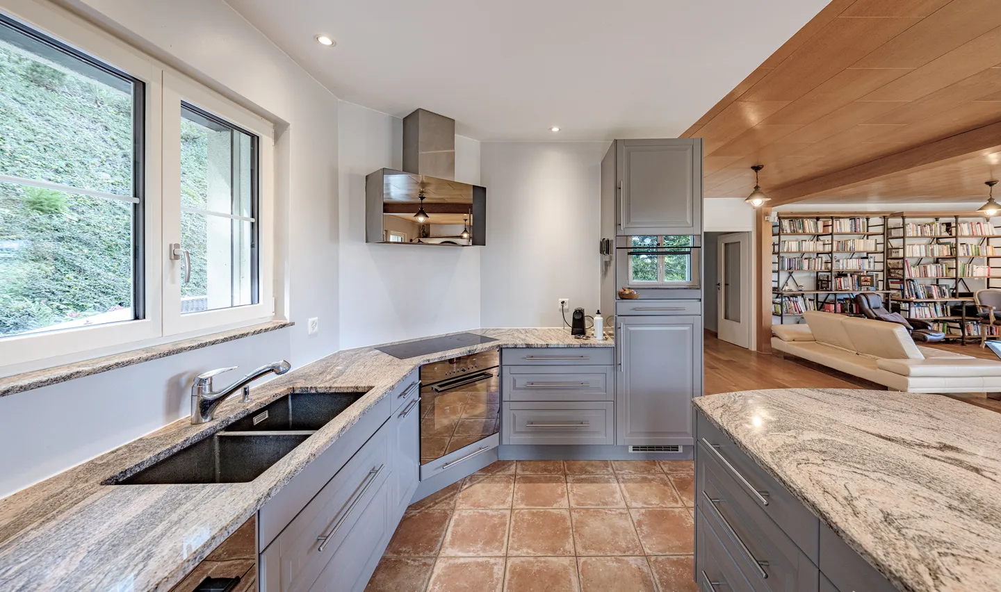 LUXURY REFUGE - Photo 4 of 7