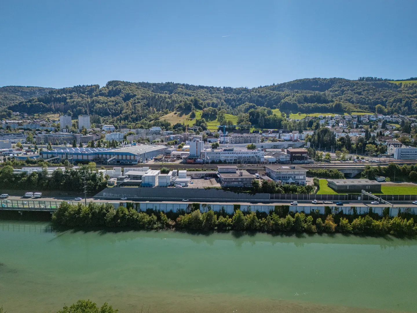 VOLLVERMIETETER GEWERBEKOMPLEX MIT 6% RENDITE - Foto 4 von 5