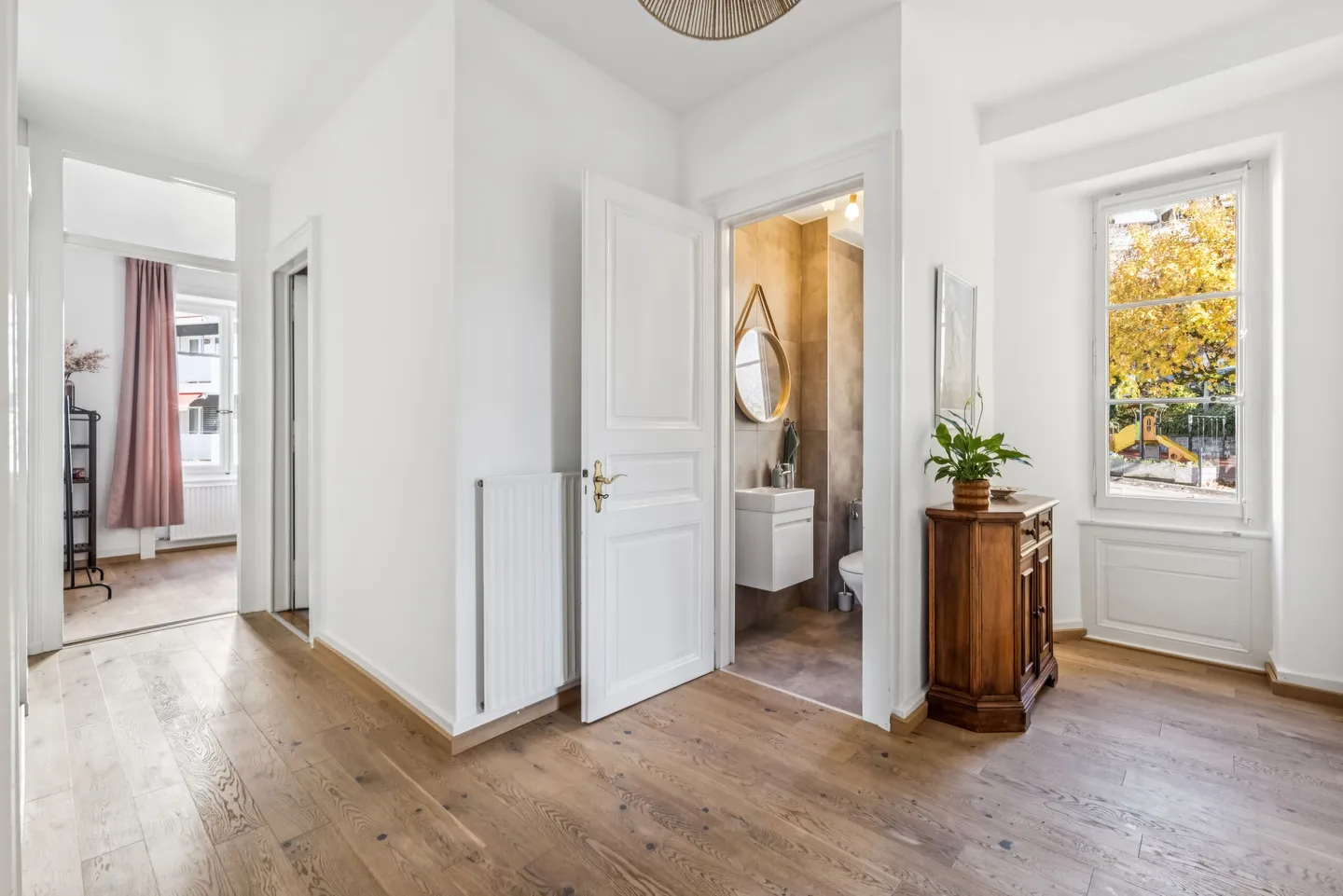 BIJOU AN DER RIVIERA - 4.5 ZIMMERWOHNUNG IN MONTREUX - Foto 4 von 7