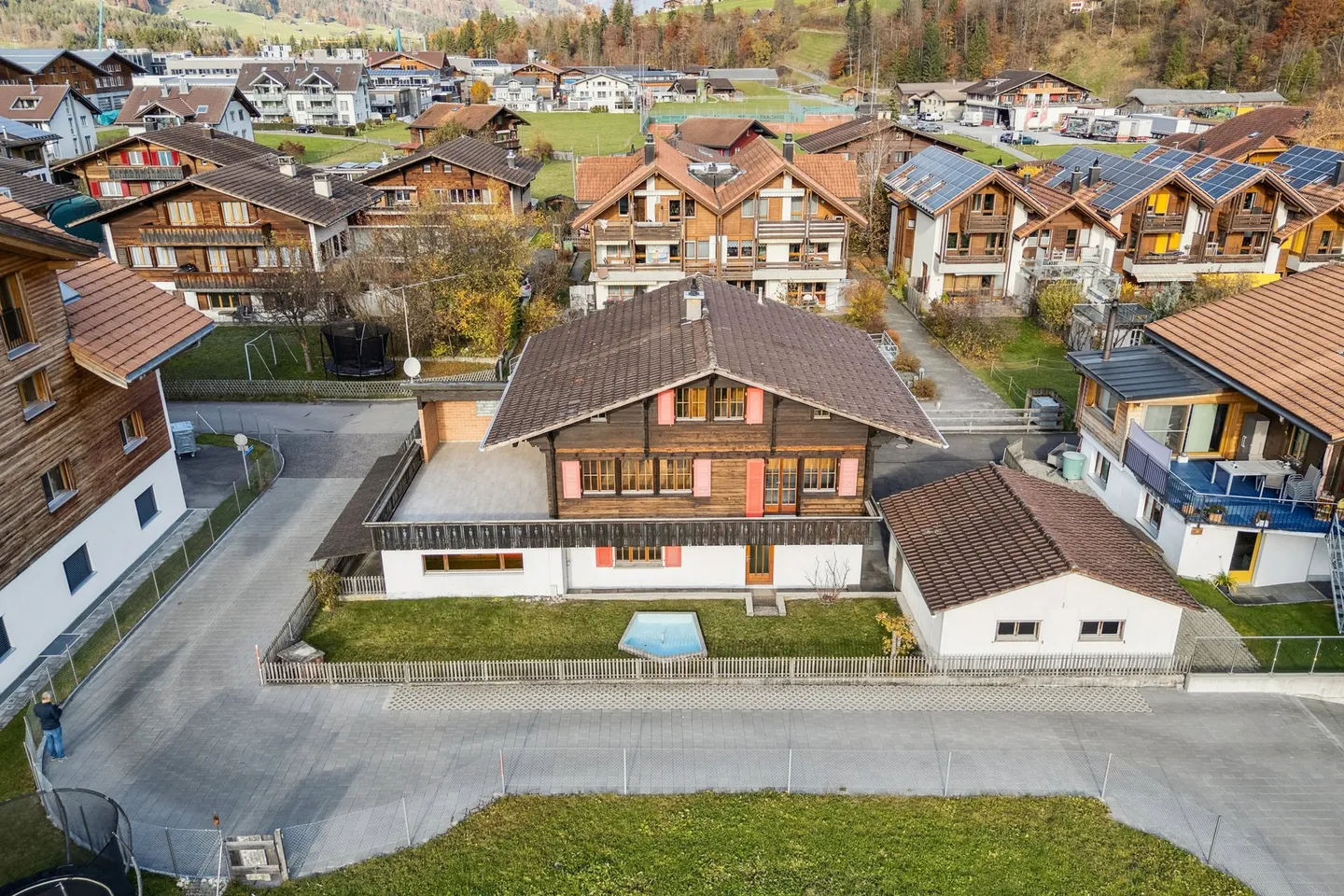 Detached and Potential in Abundance in Frutigen - Photo 1 of 7