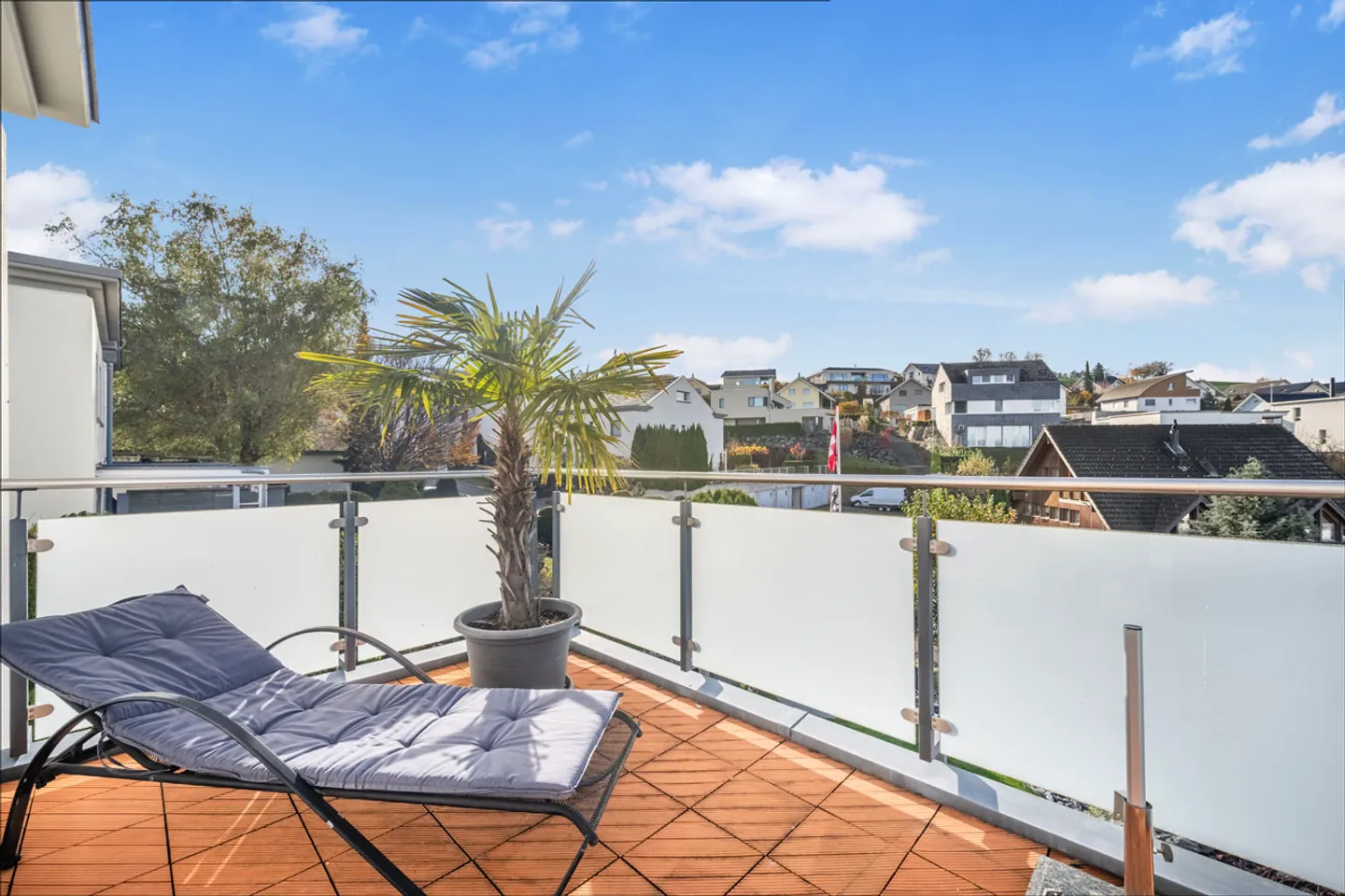 FAMILIENFREUNDLICHES DOPPELEINFAMILIENHAUS IM HERZEN DES DORFES - Foto 6 von 8