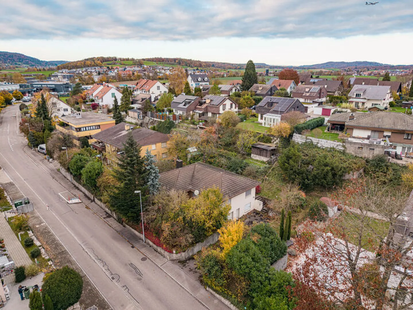 PROPRIETÀ RARA - TERRENO EDIFICABILE ATTRATTIVO W2 NELLA ZONA DEL GRANDE ZURIGO - Foto 4 di 7