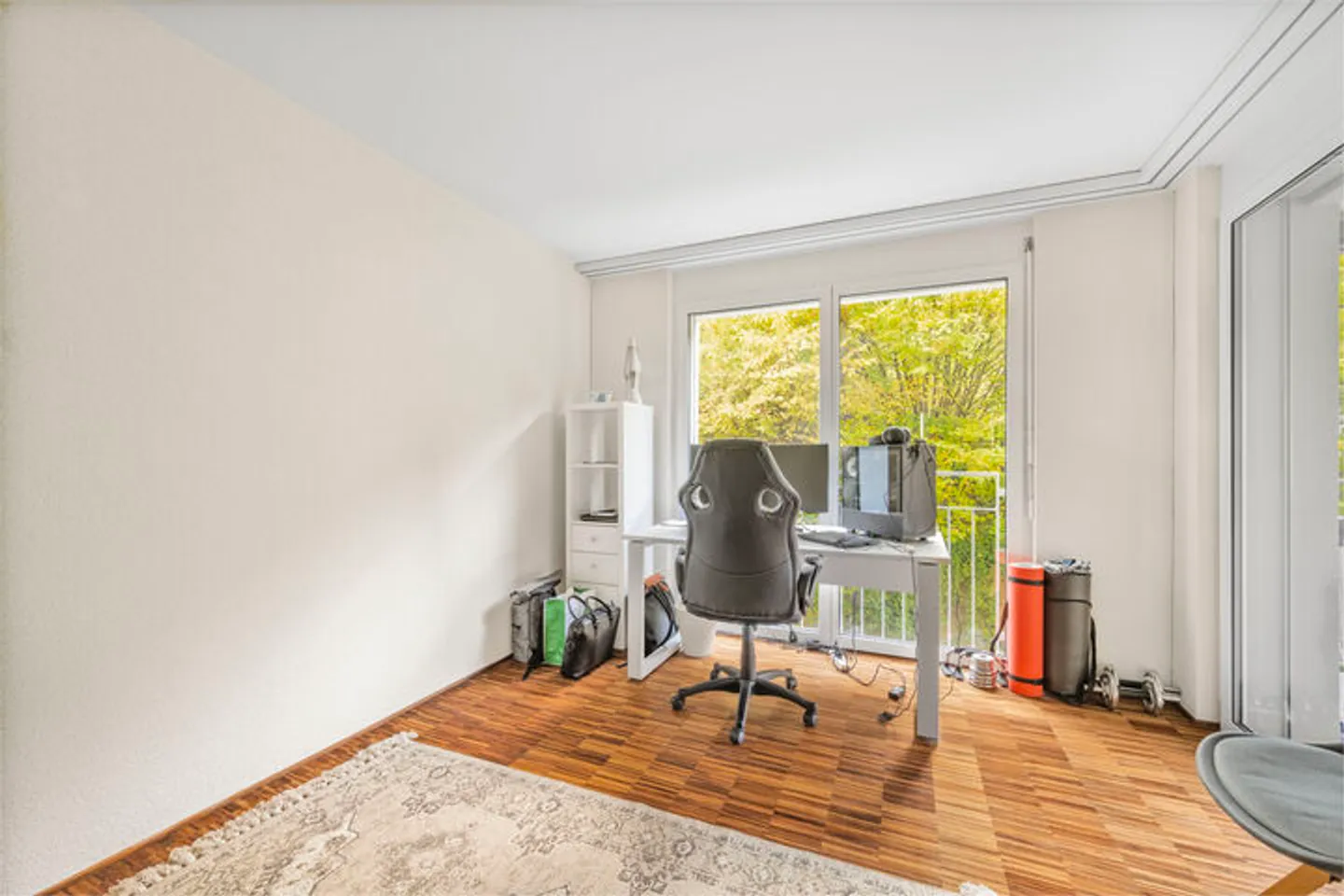 CLEVER AND MODERN IN THE CENTER - Photo 4 of 8