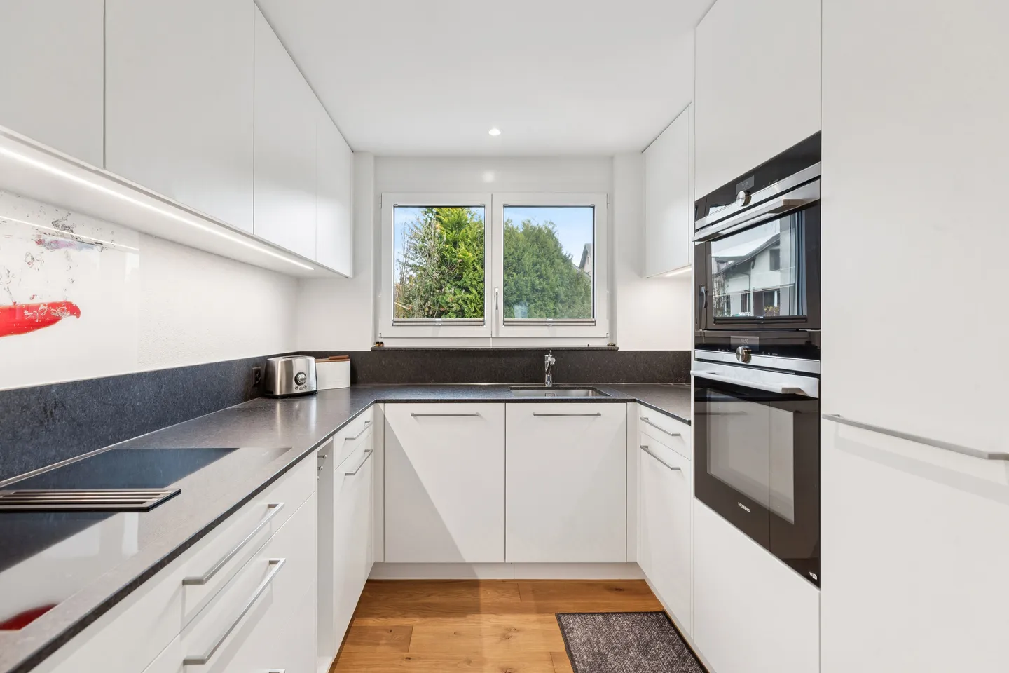 STILVOLLE 4.5 ZIMMER DOPPELHAUSHÄLFTE - MODERN &amp; HOCHWERTIG - Foto 2 von 8