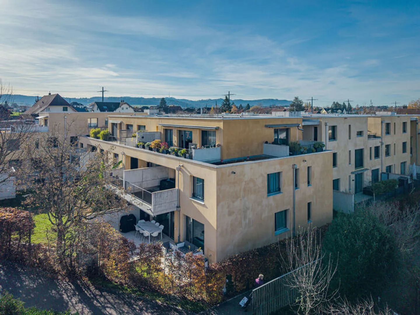 SCHLAUE UND NEUWERTIGE GARTENWOHNUNG - Foto 8 von 8