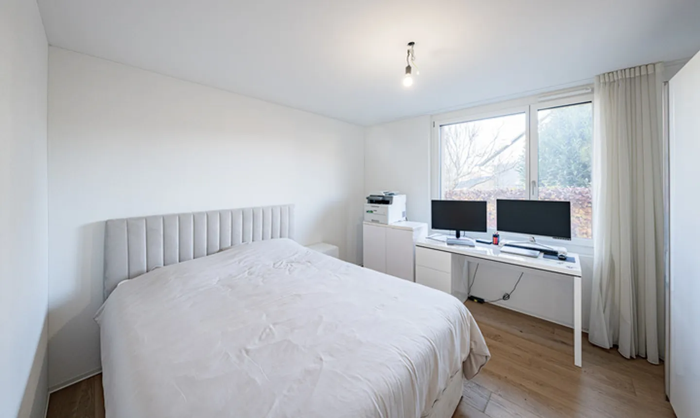 SCHLAUE UND NEUWERTIGE GARTENWOHNUNG - Foto 4 von 8