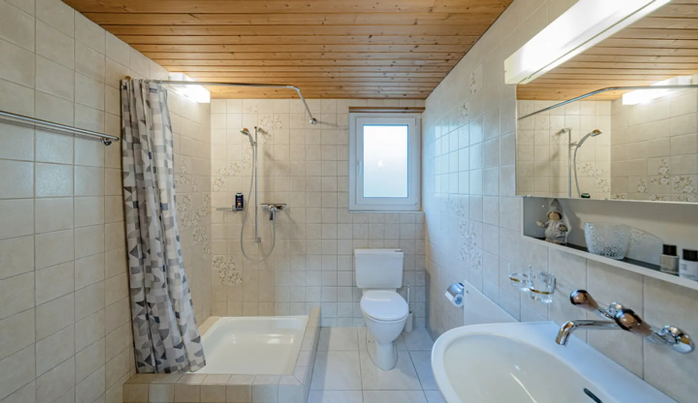 CHARMING COUNTRY HOUSE IN A QUIET GREEN LOCATION - Photo 6 of 8