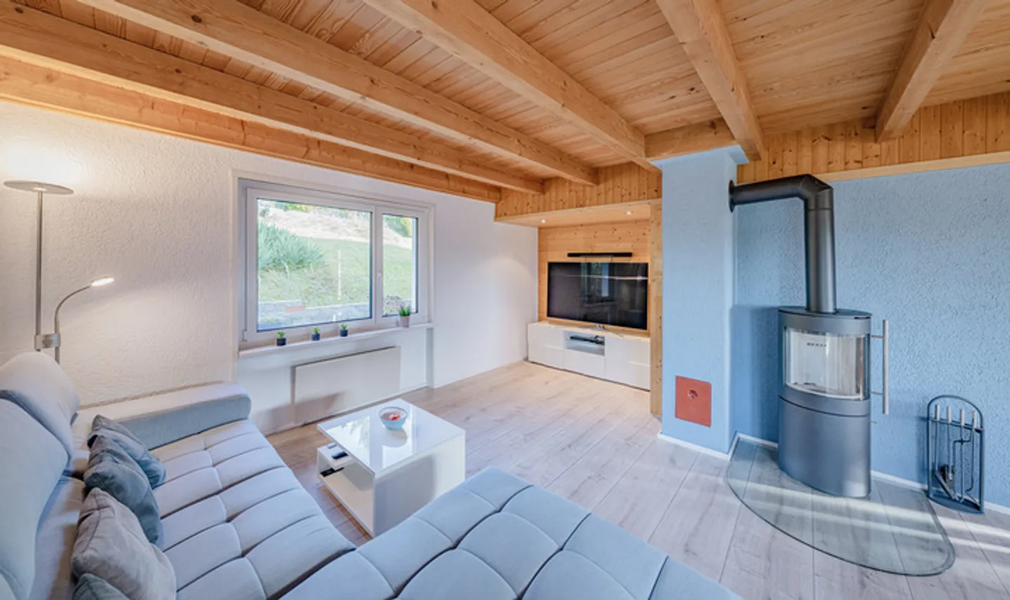 CHARMING COUNTRY HOUSE IN A QUIET GREEN LOCATION - Photo 2 of 8