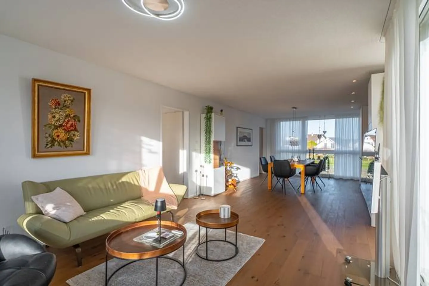 FORMIDABLE ATTIC IN THE GREEN - Photo 4 of 9