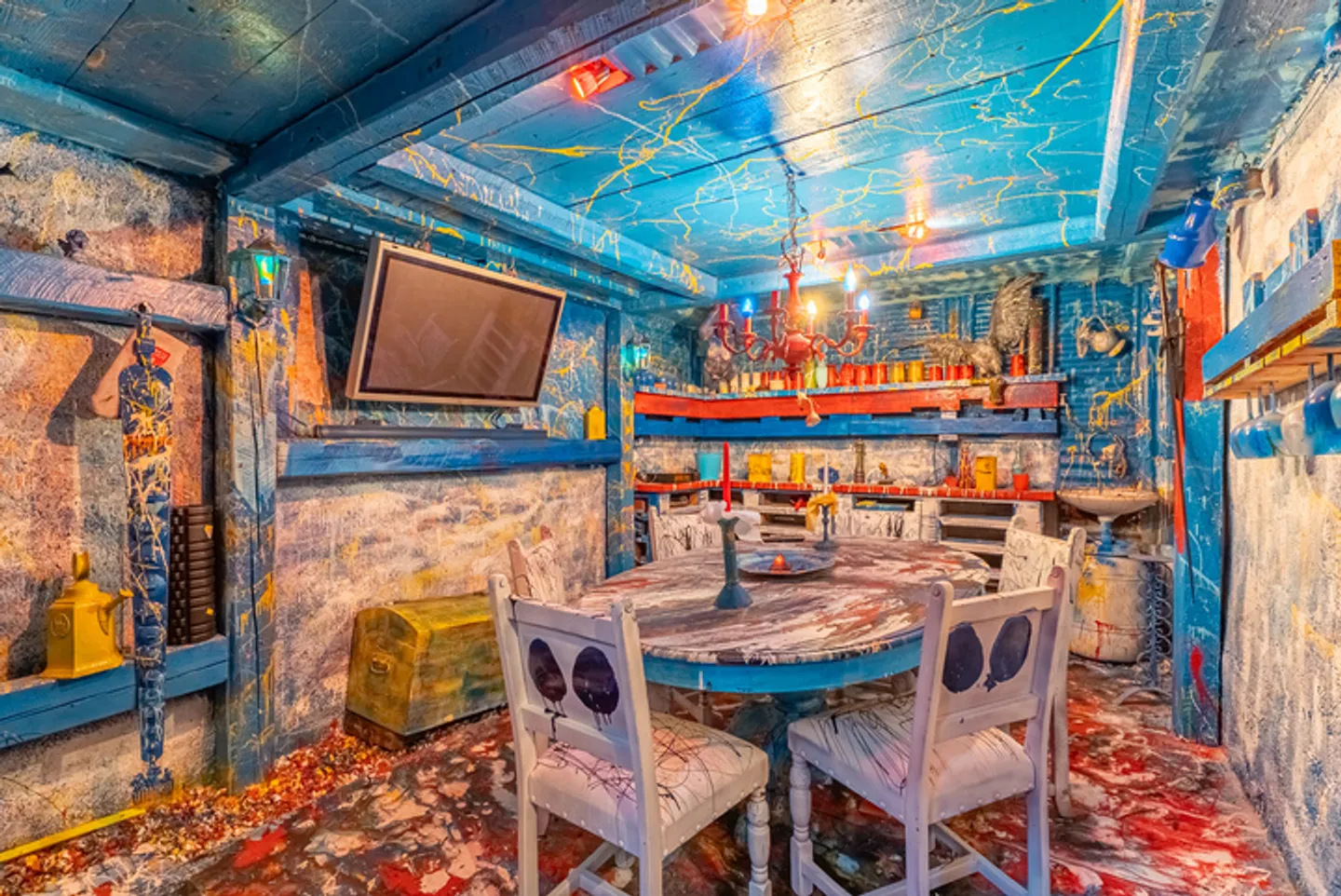 FARBRAUSCH IN OBERKIRCH - WOHNEN IM KUNSTWERK - Foto 5 von 8