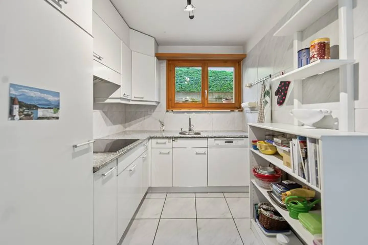 MAISON INTELLIGENTE AVEC POTENTIEL AU THUNERSEE - Photo 8 sur 9