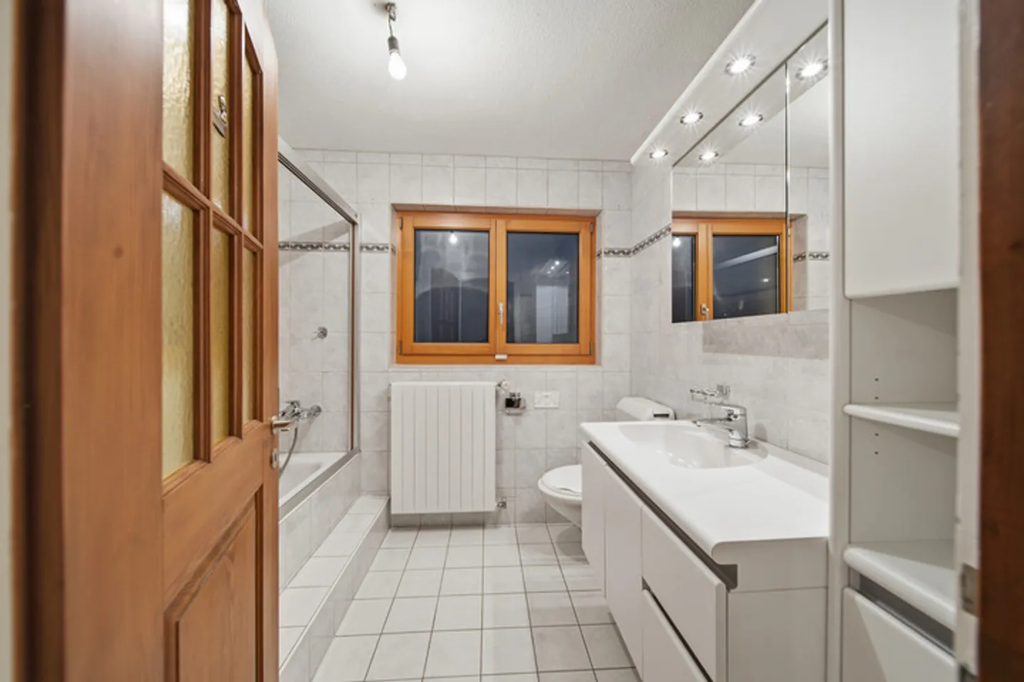 FREISTEHENDES EINFAMILIENHAUS MIT GROSSEM GARTEN - Foto 5 von 8