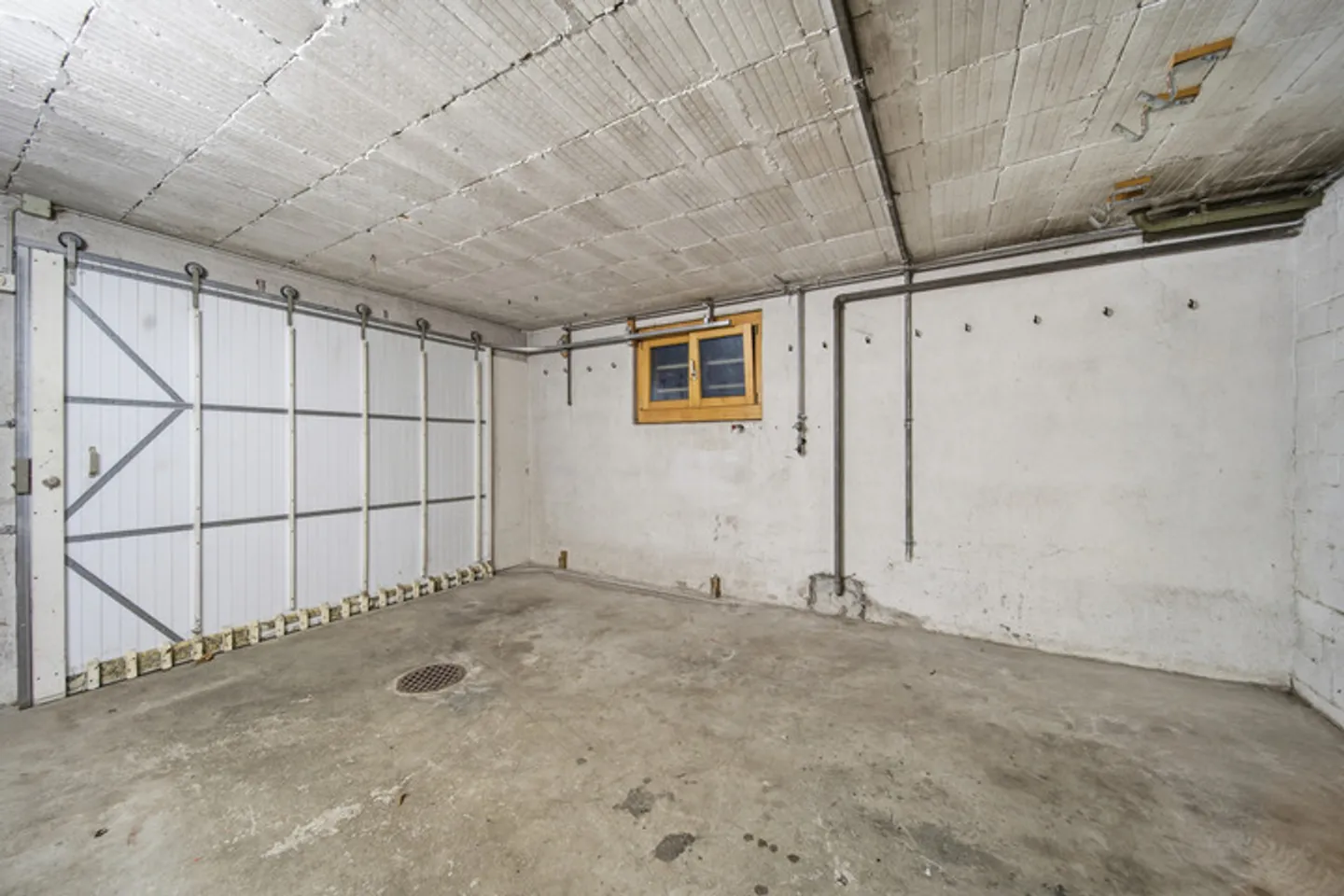 FREISTEHENDES EINFAMILIENHAUS MIT GROSSEM GARTEN - Foto 6 von 8