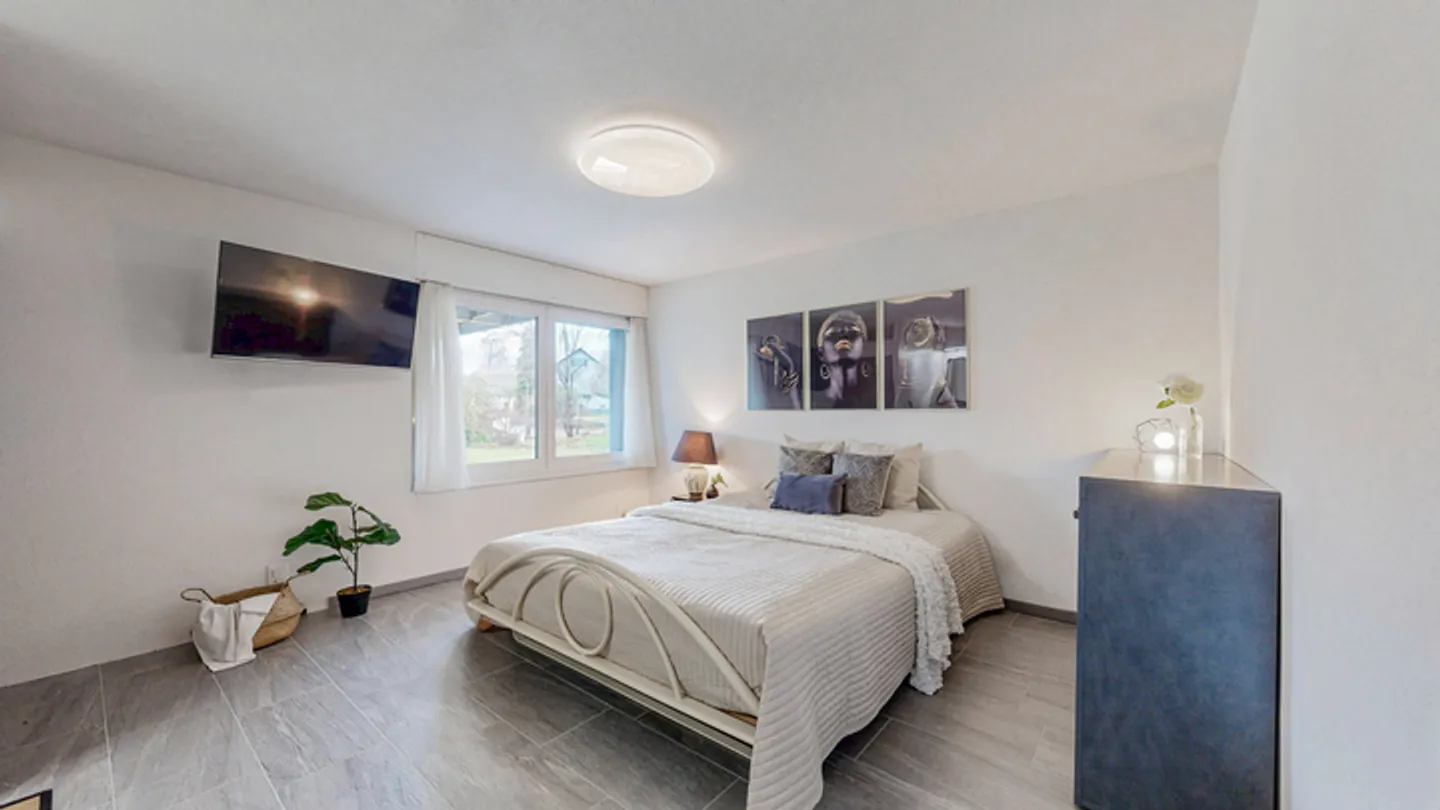 CLASSICO RESIDENZIALE SENZA TEMPO CON CIRCONDAZIONE - Foto 5 di 8