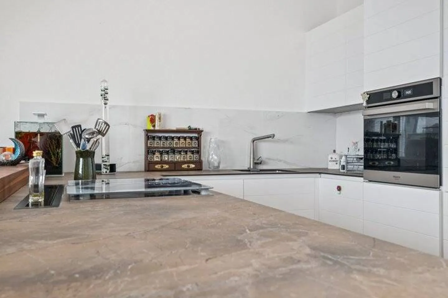 Modern Loft Apartment Near Aare - Photo 5 of 9