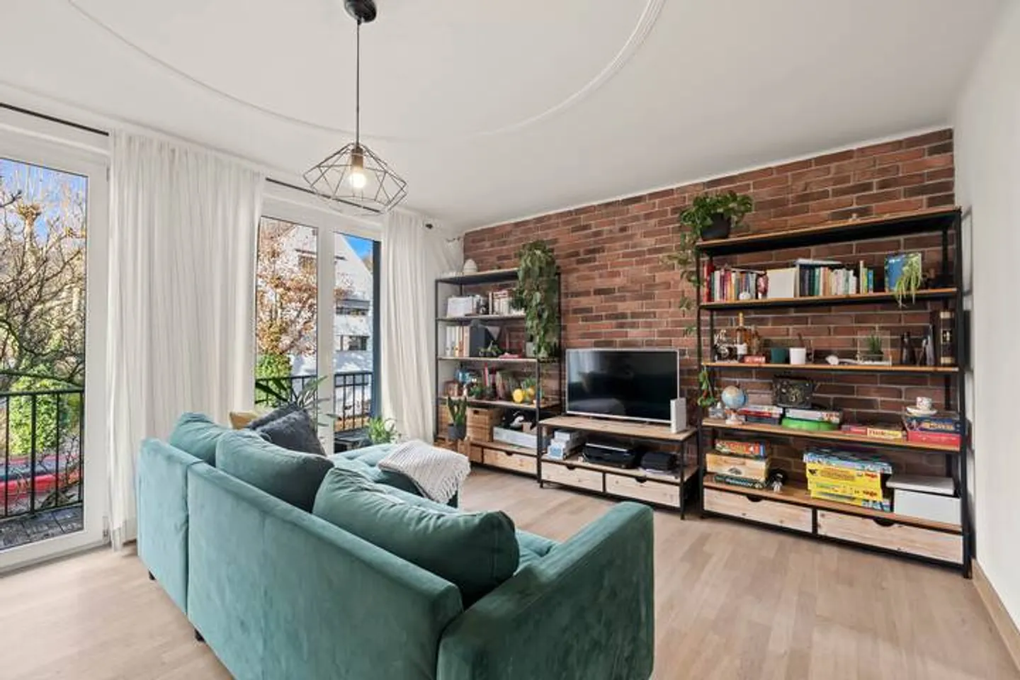 CONCETTO ABITATIVO PENSATO A ZURIGO-WOLLISHOFEN - Foto 2 di 9