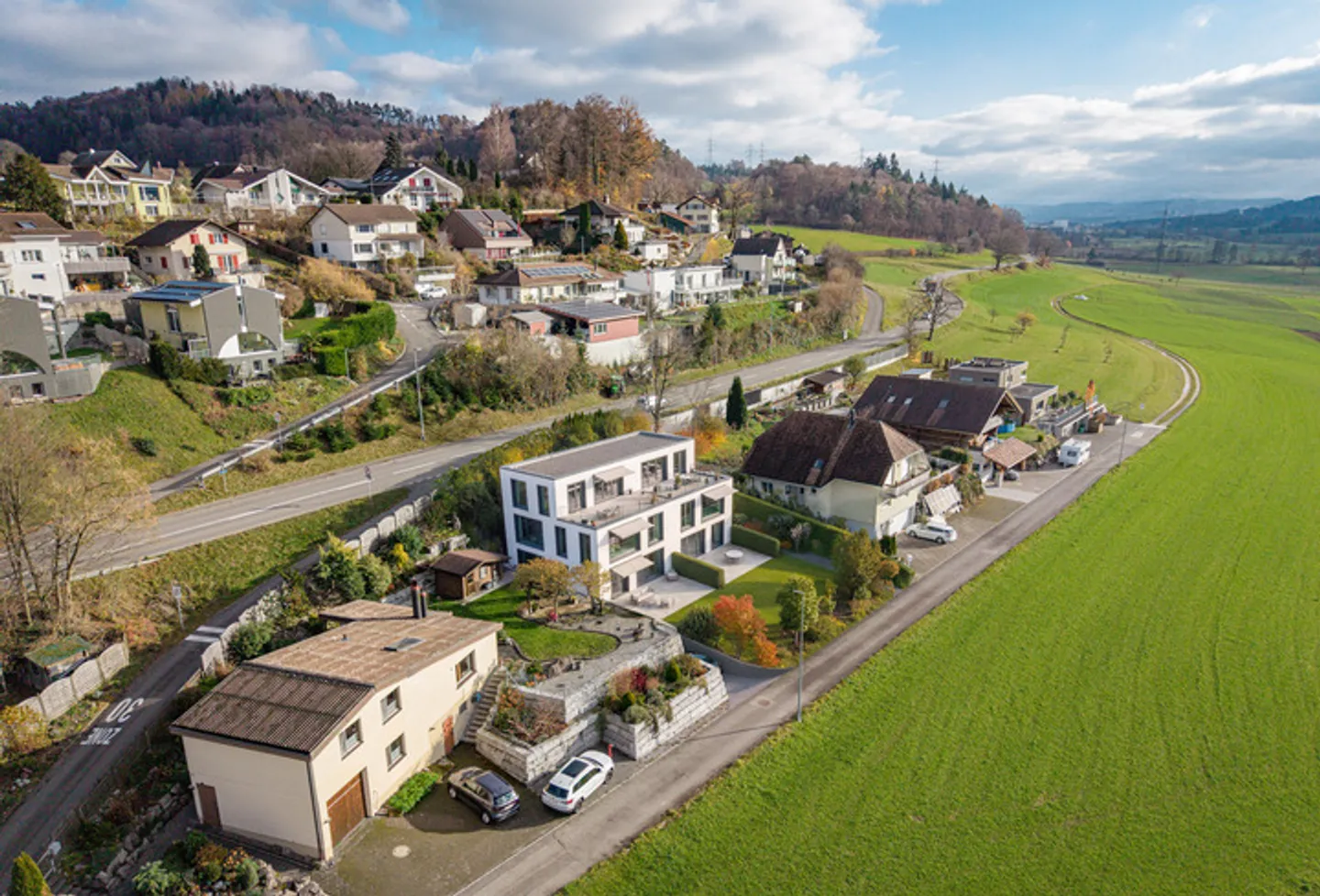 TERRAIN CONSTRUCTIBLE ATTRACTIF AVEC VUE - Photo 2 sur 8