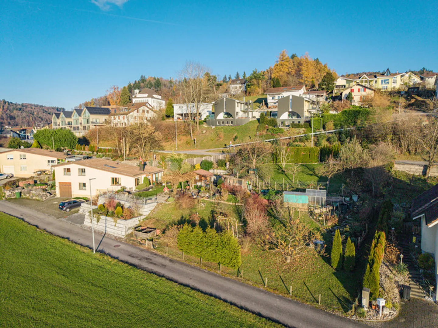 TERRAIN CONSTRUCTIBLE ATTRACTIF AVEC VUE - Photo 6 sur 8