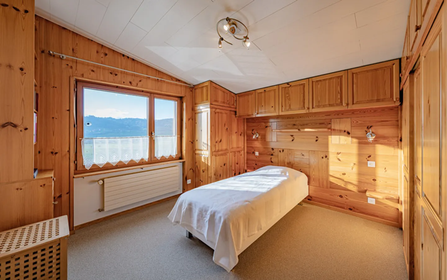 EINFAMILIENHAUS MIT WEITSICHT UND POTENZIAL - Foto 5 von 8